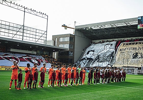 Imagen de los minutos previos del amistoso contra el Spartak Trnava.