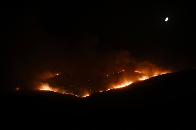 Las espectaculares imágenes del incendio de Grecia