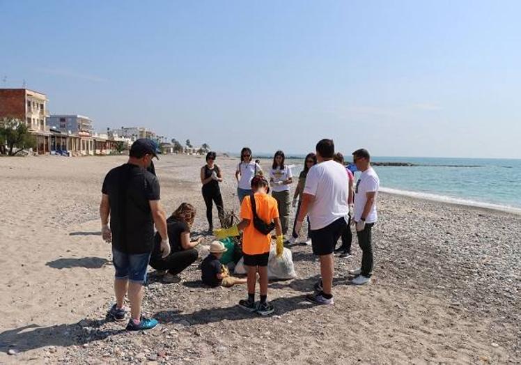 Imagen principal - Team Building en Keraben Grupo