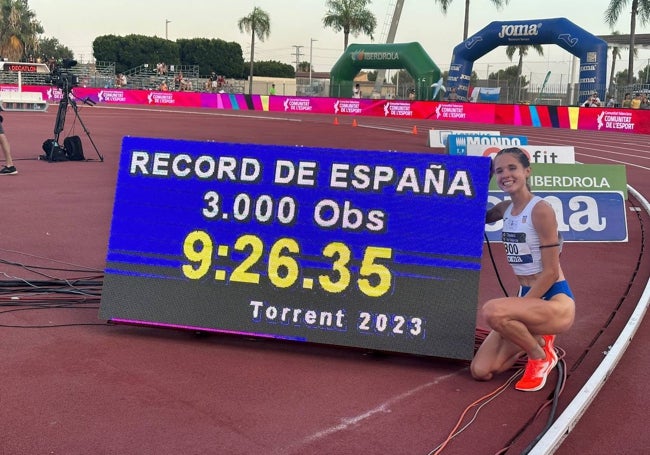 Marta Serrano ha logrado récrod de los campeonatos en 3.000 obstáculos.