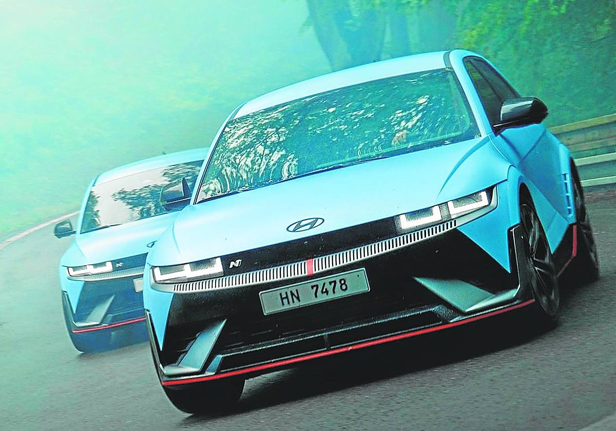 Puesto a punto en circuito, el Ioniq 5 N tiene tracción total y modo de conducción 'drift'.