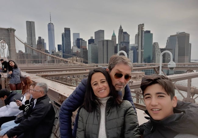 Nuria, junto a su marido y su hijo, disfrutaron durante once días de la Gran Manzana.