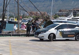 Momento en el que se procede al levantamiento del cadáver.