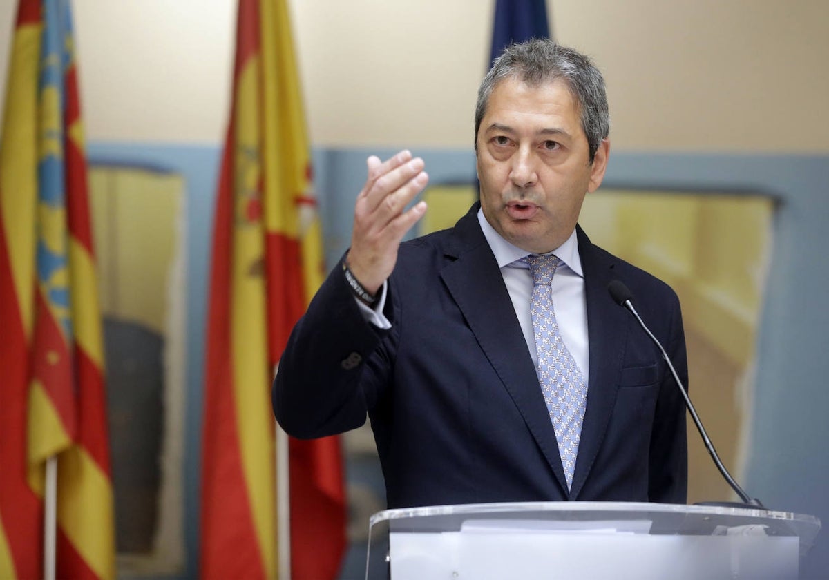 El vicepresidente y conseller de Cultura, Vicente Barerra, en la toma de posesión de su cartera.