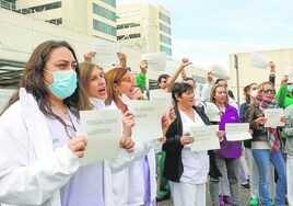 Protesta de afectados por la dificultad del examen de Enfermería.