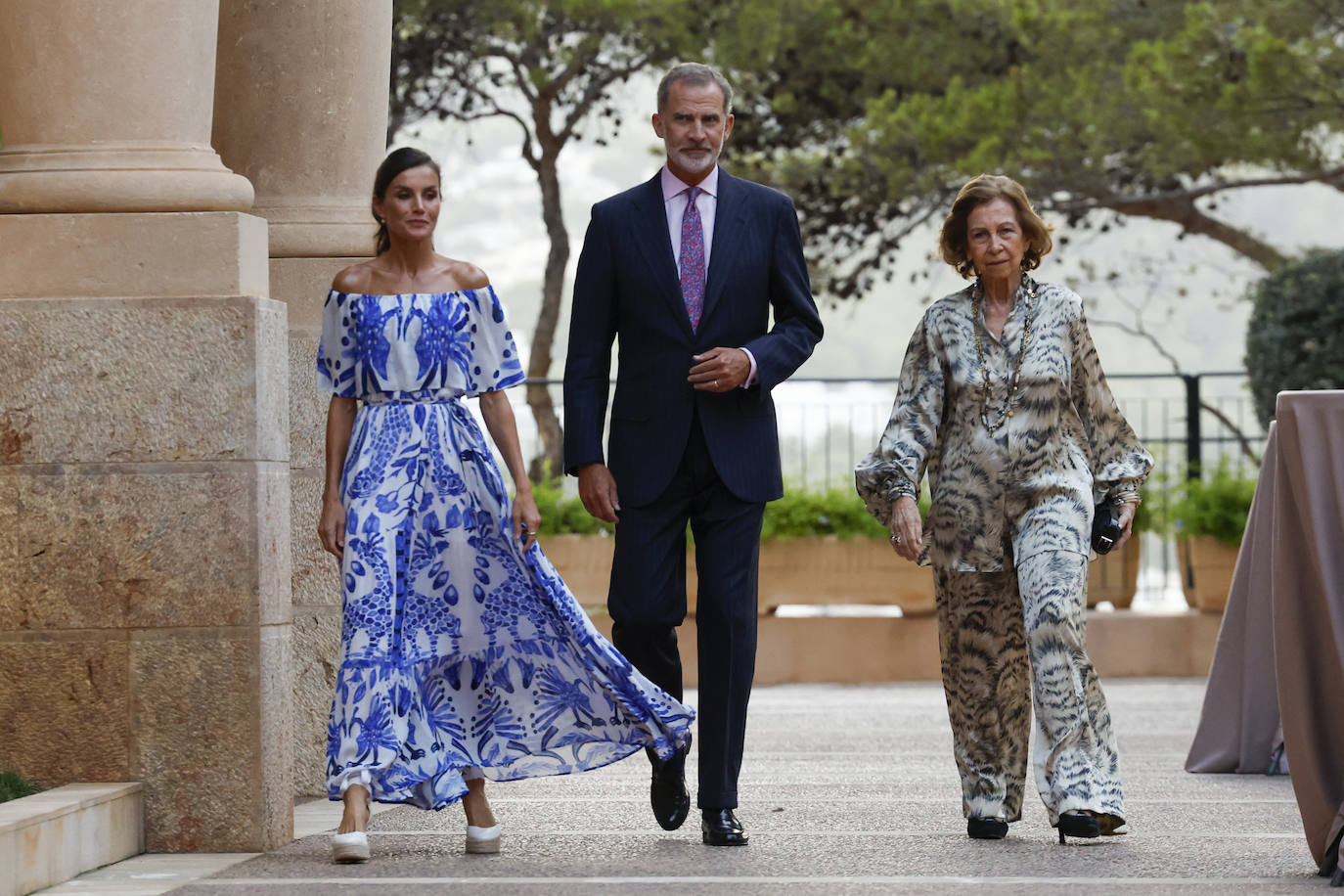 Los Reyes reciben a la sociedad civil balear en el palacio de Marivent