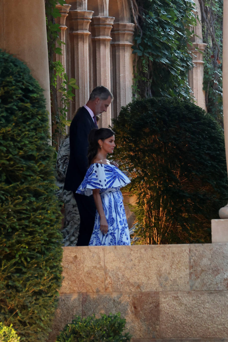 Los Reyes reciben a la sociedad civil balear en el palacio de Marivent