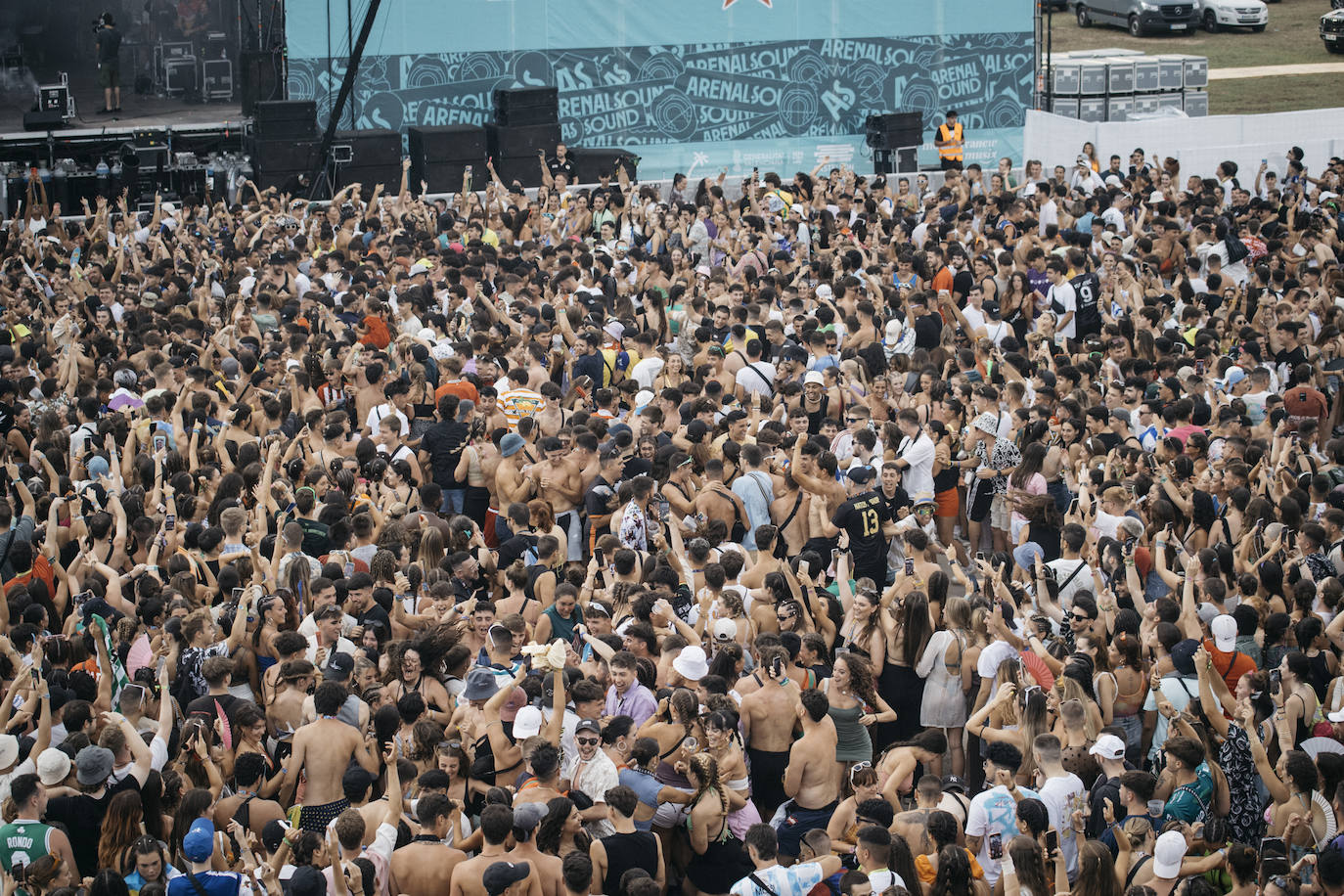 El Arenal Sound canta y baila al ritmo de la &#039;Jeepeta&#039; en el segundo día de festival