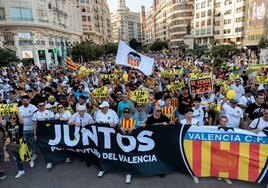 Miles de valencianistas, en la última manifestación contra Meriton.