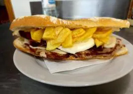 Bocadillo del bar del polideportivo de Massanassa.