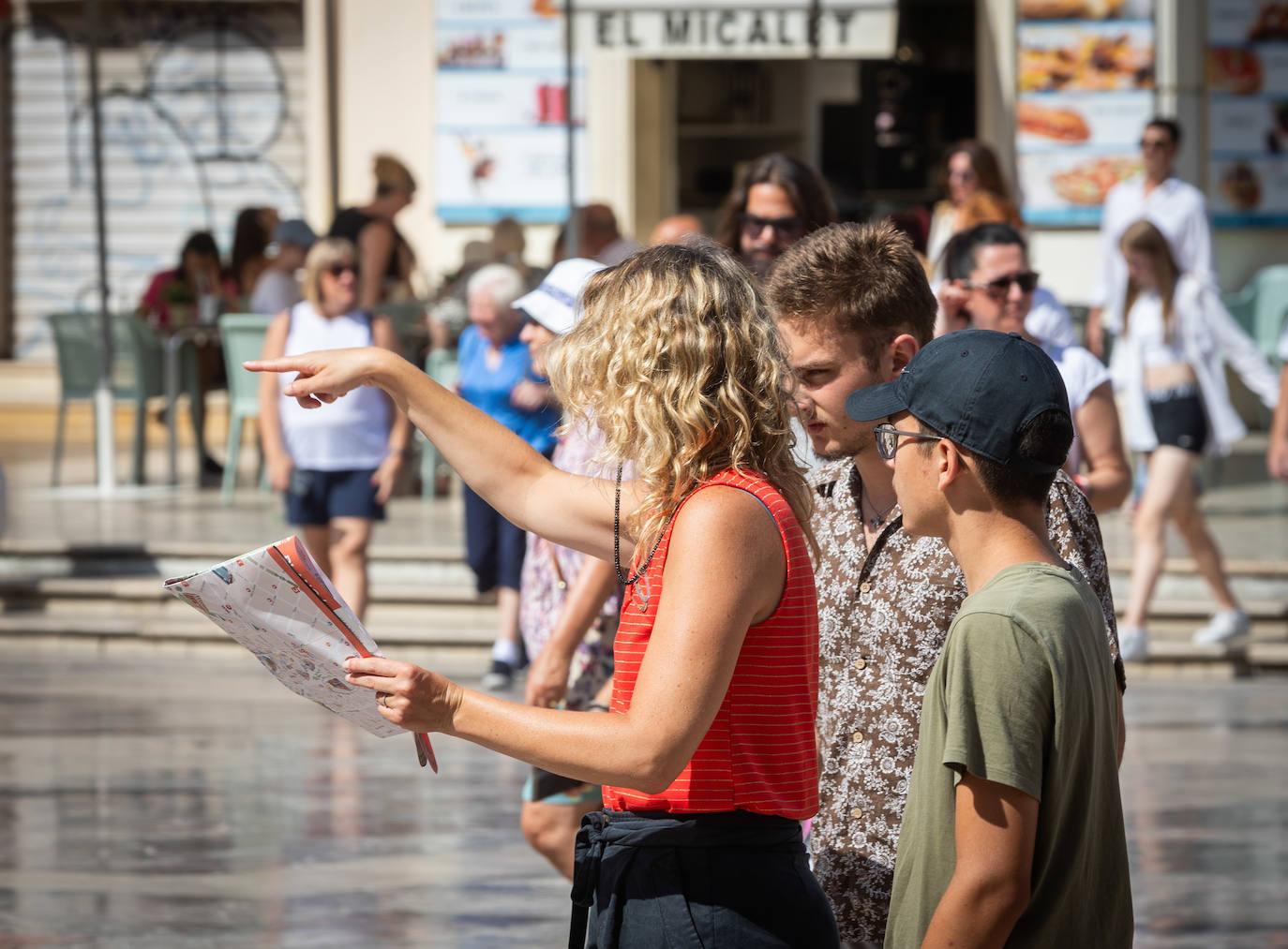 Valencia se llena de turistas en pleno puente de agosto