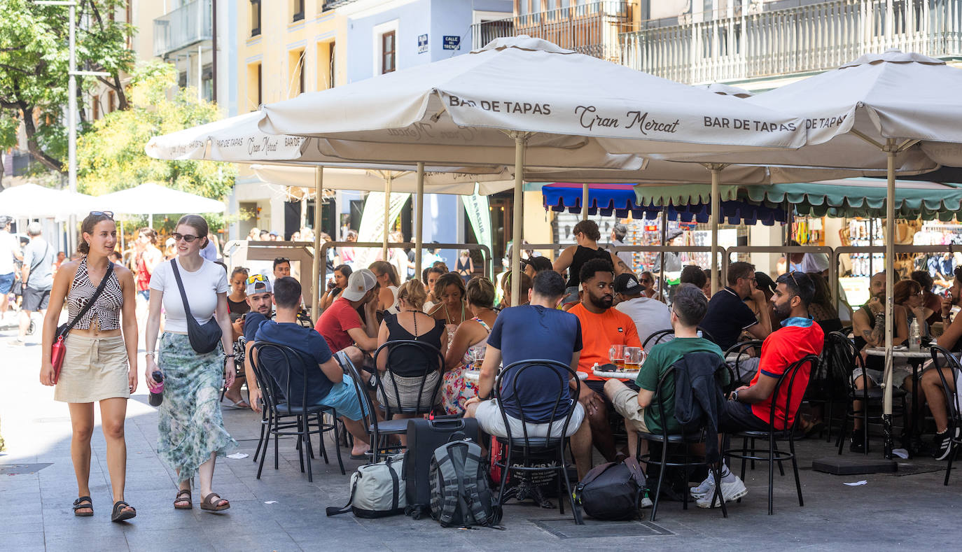 Valencia se llena de turistas en pleno puente de agosto