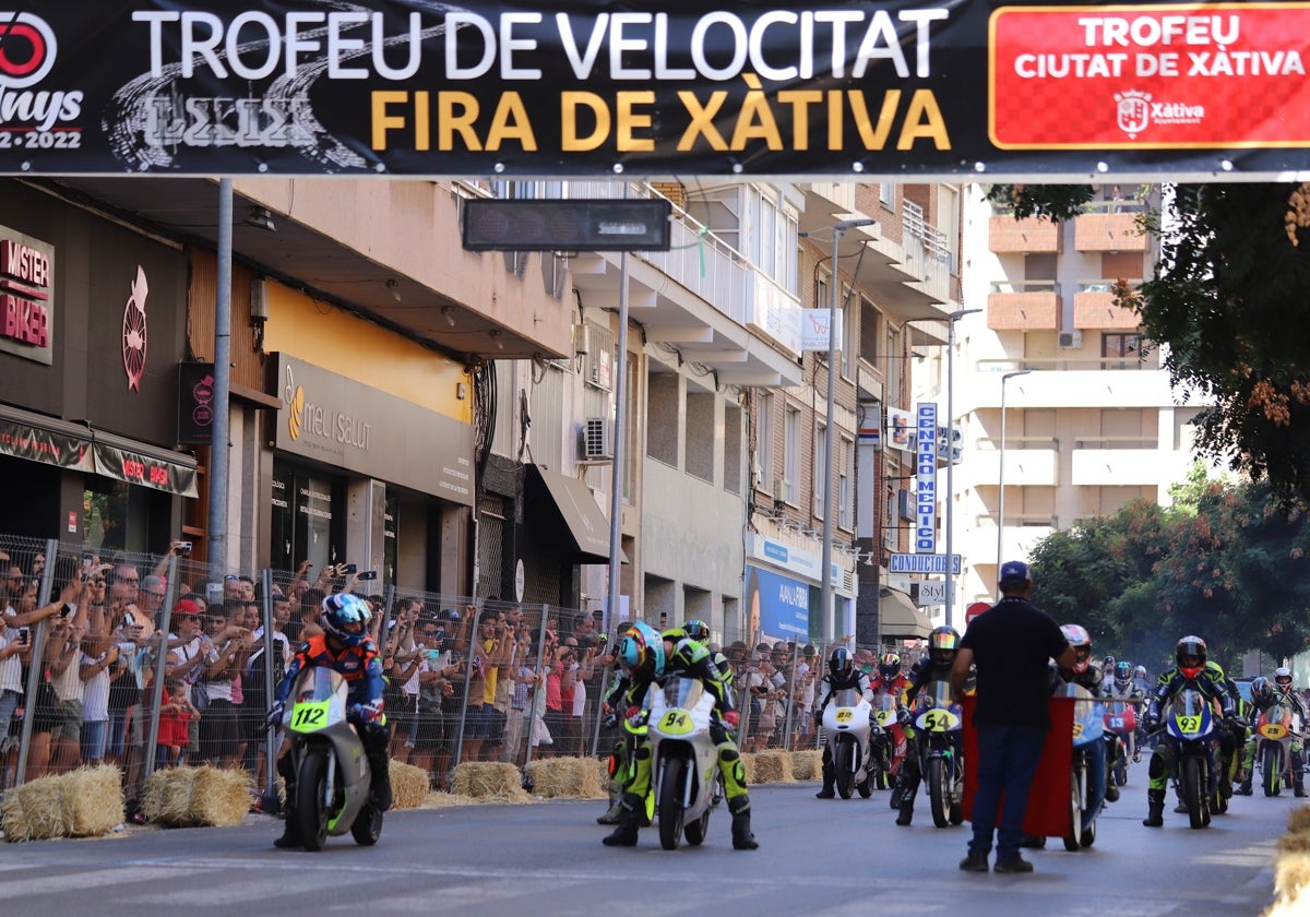 Los pilotos preparadas para iniciar la carrera en la edición del pasado año.