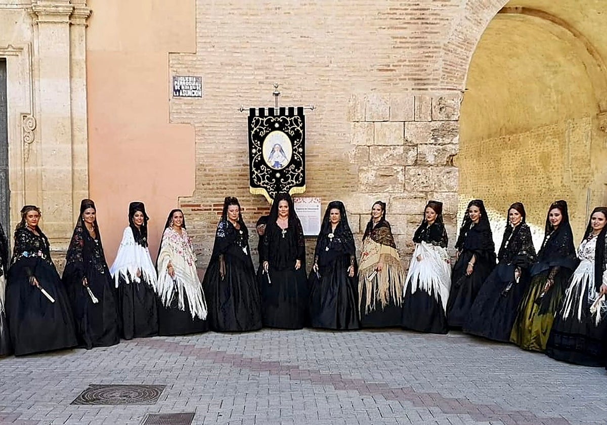 Clavariesas de la Dolorosa.