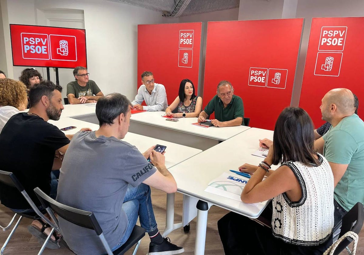 Torró, Soler y Lorenz durante la reunión con los sindicatos.