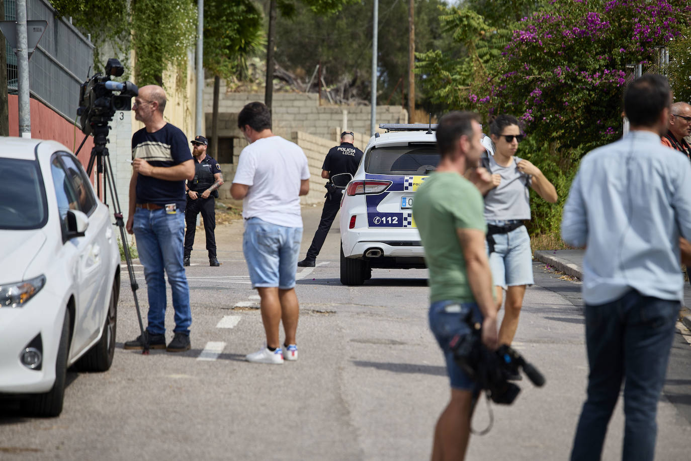 Un policía jubilado se atrinchera en una casa en Alzira y mata a su mujer