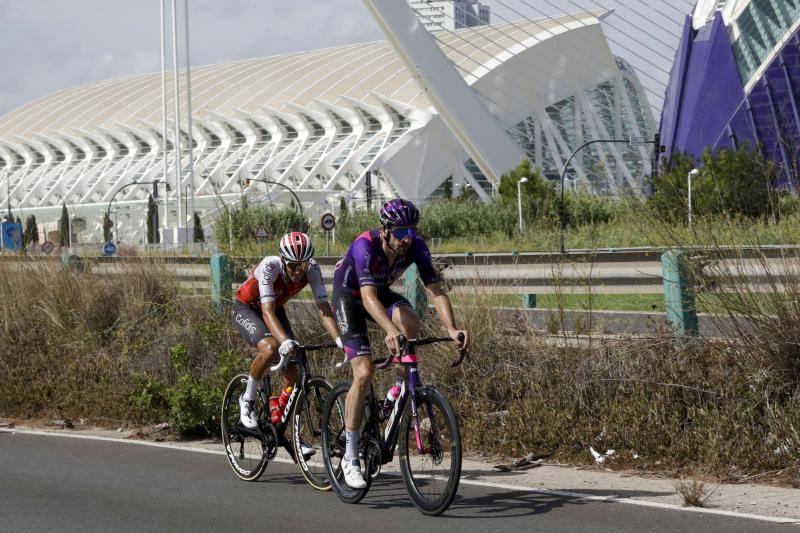 Las mejores imágenes del paso de la Vuelta a España por Valencia