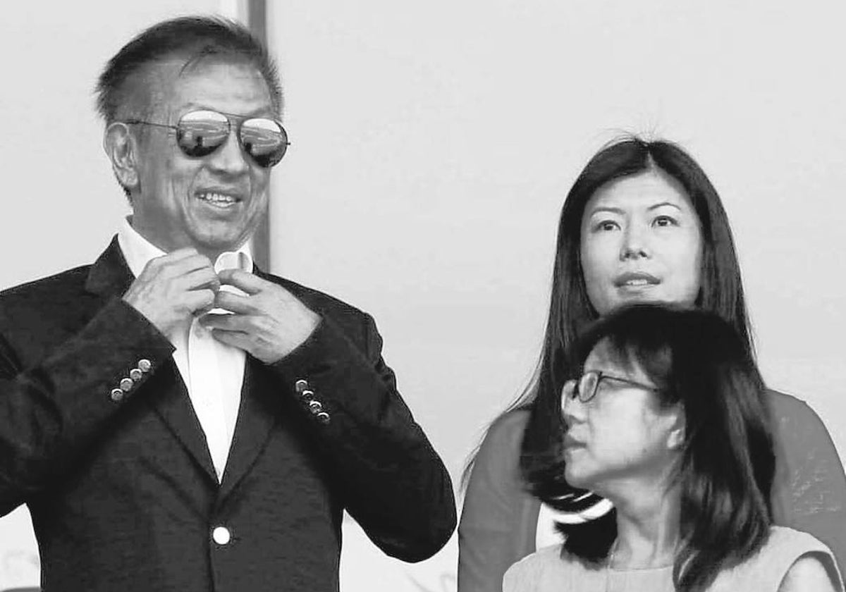 Peter Lim junto a su mujer, Cherie. Un poco más abajo, Layhoon.