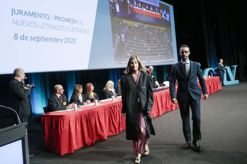 Los nuevos abogados valencianos realizan su acto de jura en el Palacio de Congresos de Valencia