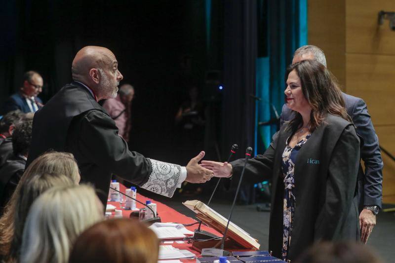 Los nuevos abogados valencianos realizan su acto de jura en el Palacio de Congresos de Valencia