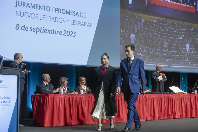 Los nuevos abogados valencianos realizan su acto de jura en el Palacio de Congresos de Valencia