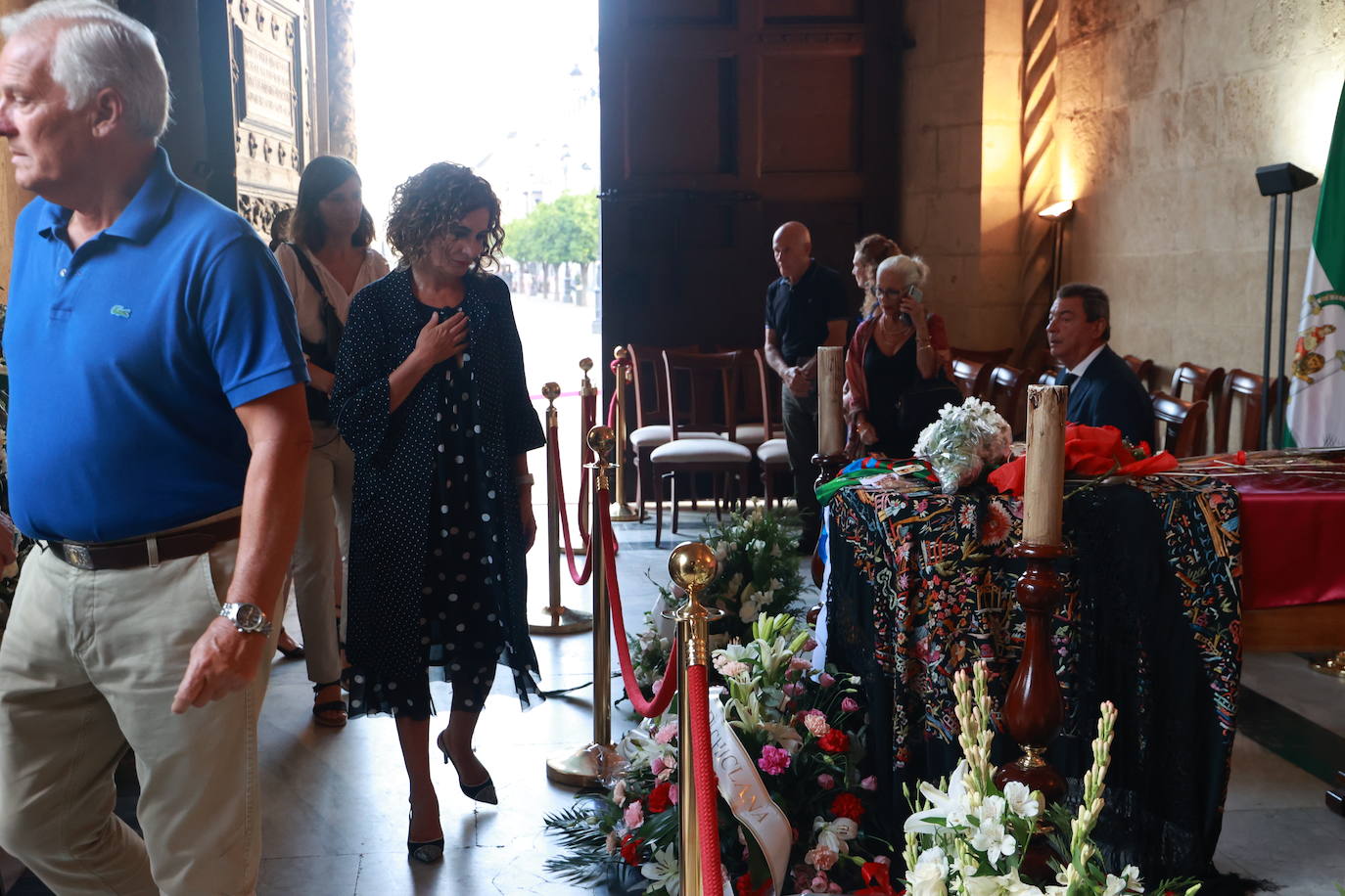 Así se despide Sevilla de María Jiménez: entre famosos y homenajes