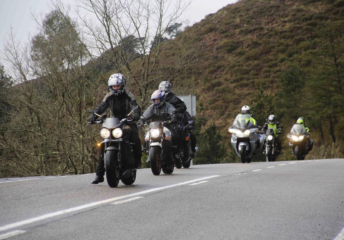 Motos en la carretera