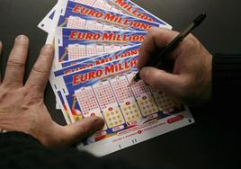 El primer boleto que hubo de Euromillones, en el año 2004.