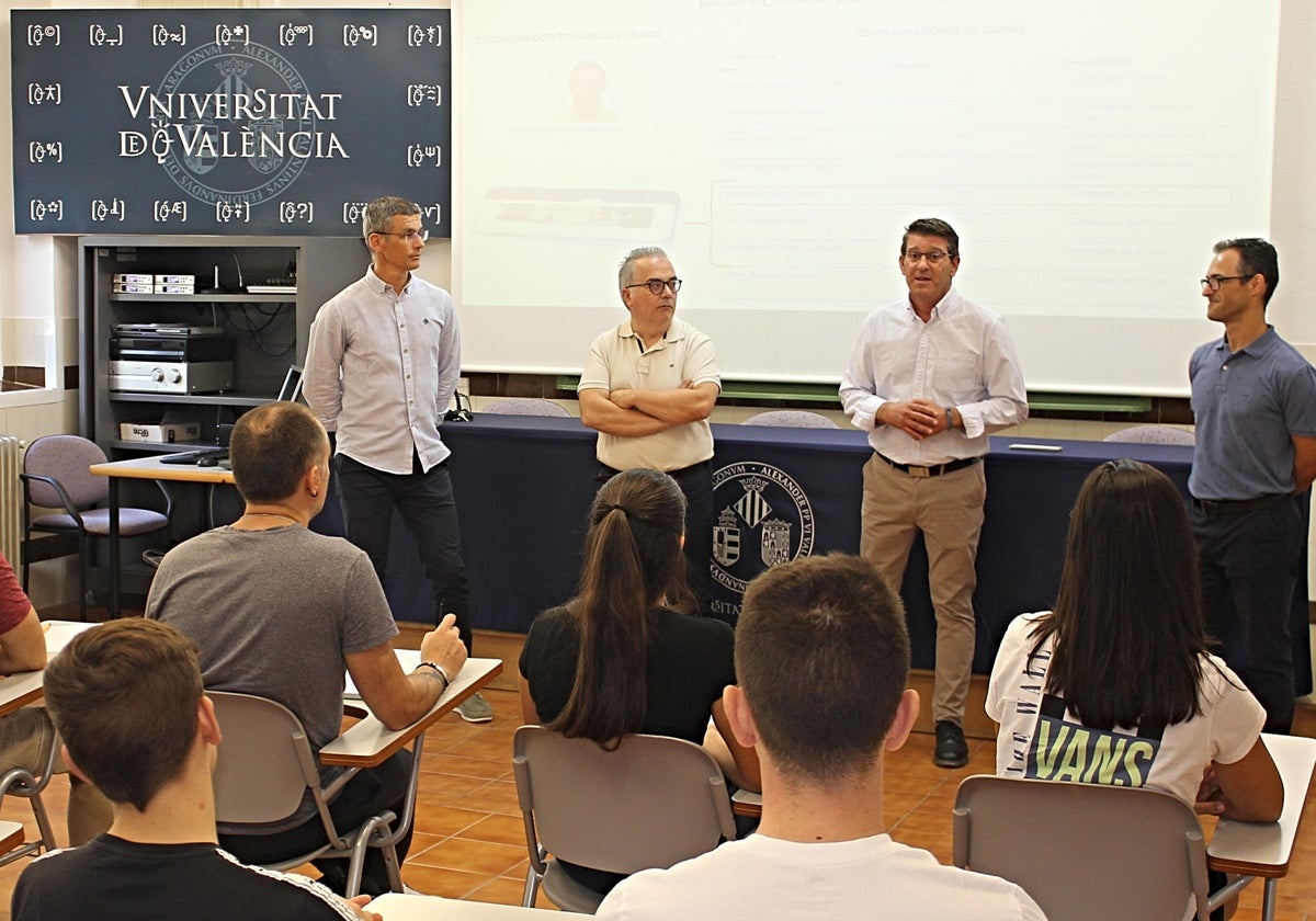 El alcalde de Ontinyent, en el inicio del curso en el Campus de la UV.