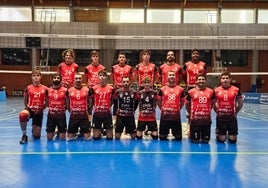 El equipo sénior masculino de la liga de plata del Xàtiva Voleibol.