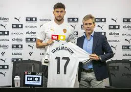 Roman Yaremchuk, en un entrenamiento con el Valencia.