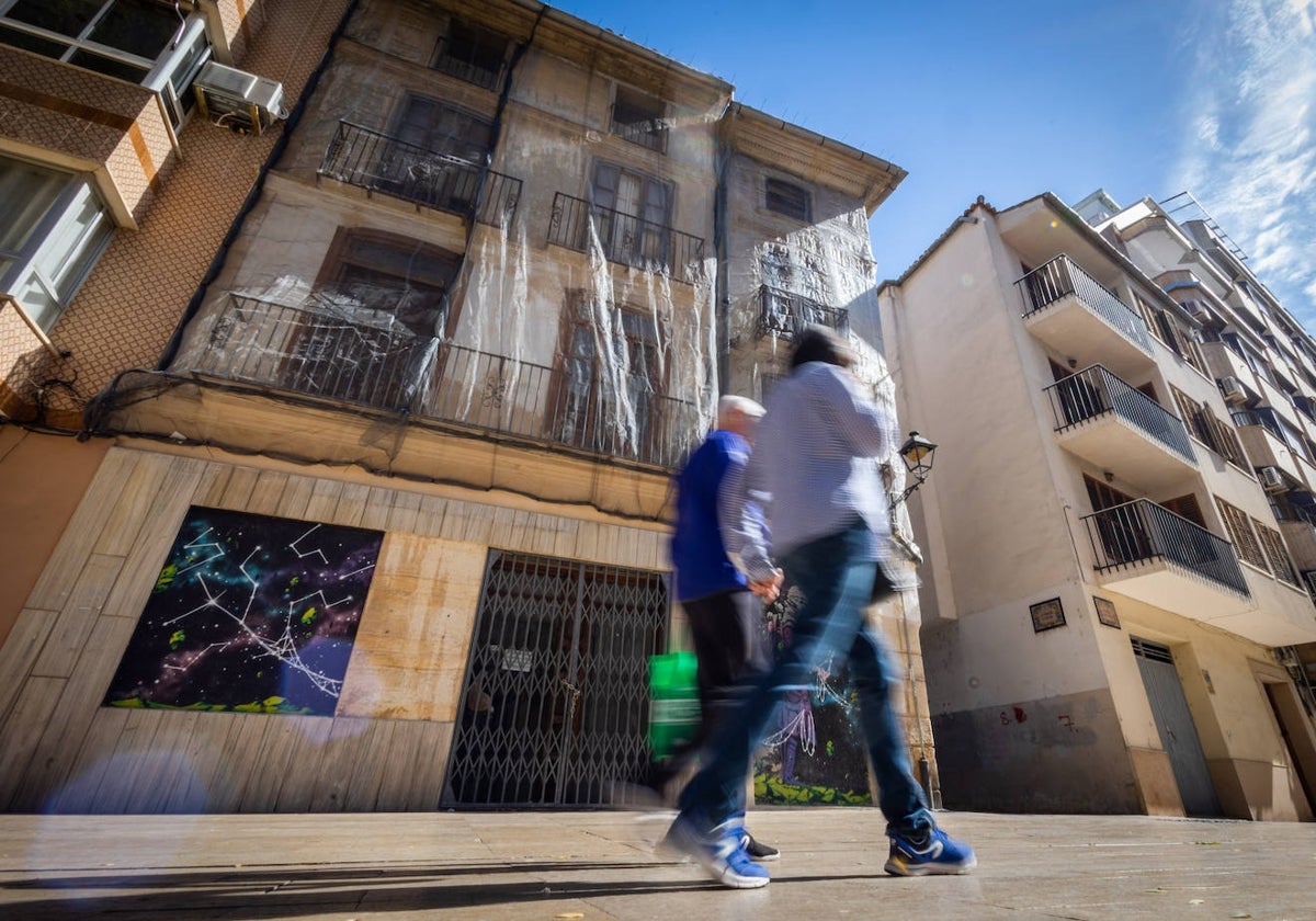 Una vivienda de la Sareb en Alzira que necesita una reforma urgente.