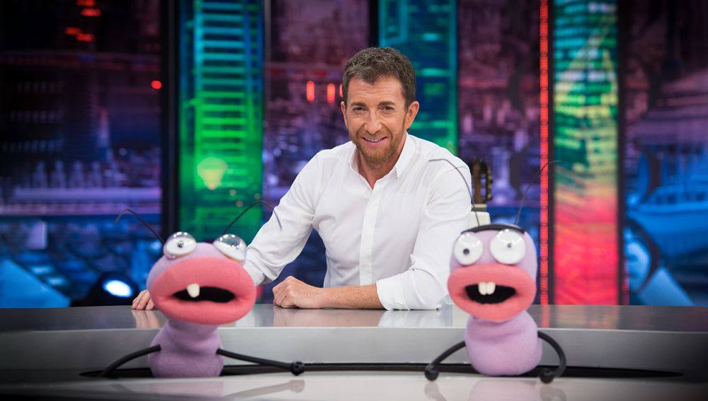 El presentador de 'El Hormiguero', Pablo Motos, junto a Trancas y Barrancas.