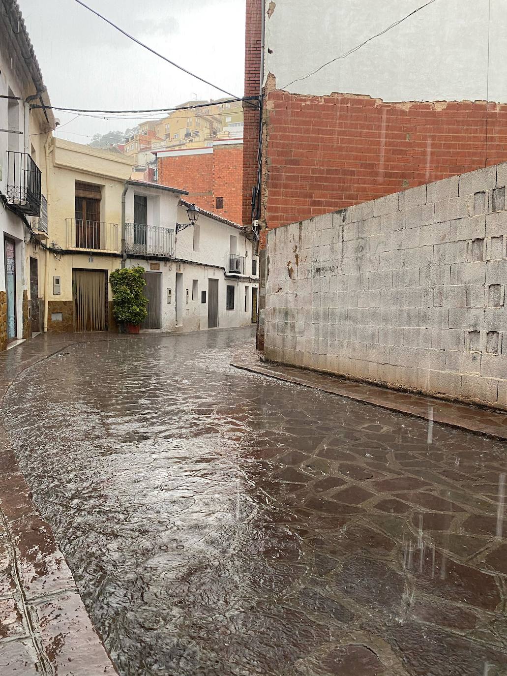 La tormenta descarga con fuerza en la Comunitat Valenciana