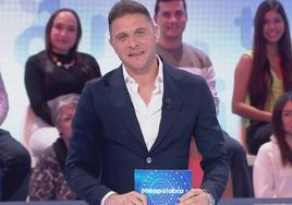 El exfutbolista, Joaquín Sánchez, presentando Pasapalabra.