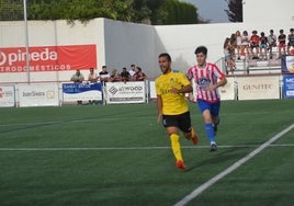 Nano durante el partido ante el CD Jávea.