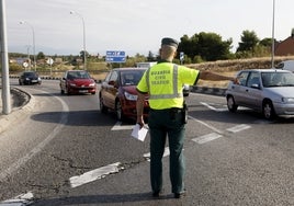 Imagen de archivo de un control de la Guardia Civil de Tráfico.