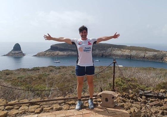 Álex Pastor, en las Islas Columbretes, la última del reto de los Parques Naturales.