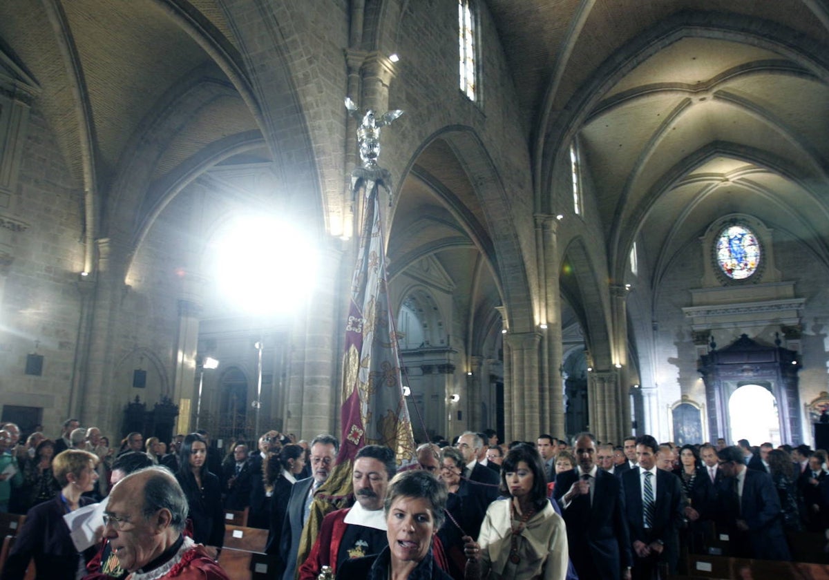 Entrada de la Senyera en el acto del Te Deum, el 9 d'Octubre, en imagen de archivo.