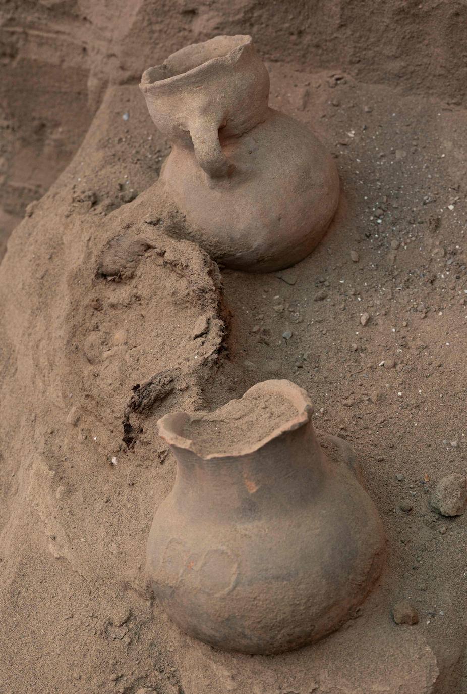 Descubren en Lima un cementerio de bebés y niños prehispánico