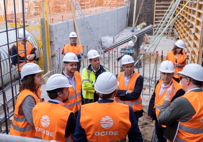 El alcalde de Gandia, José Manuel Prieto, en una visita a las obras.