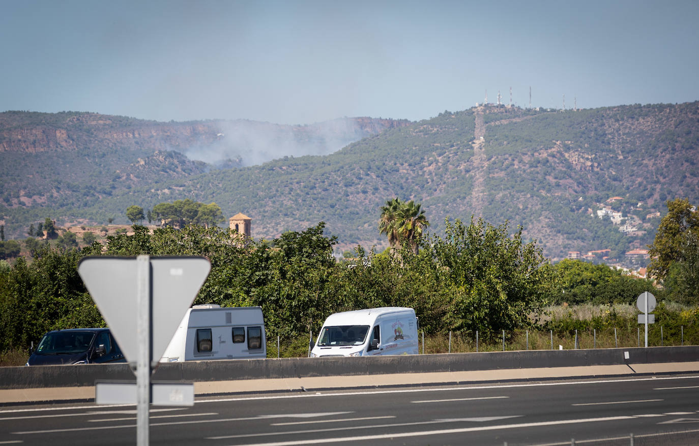 Fotos del incendio junto al monte Picayo, en la Sierra Calderona de Valencia