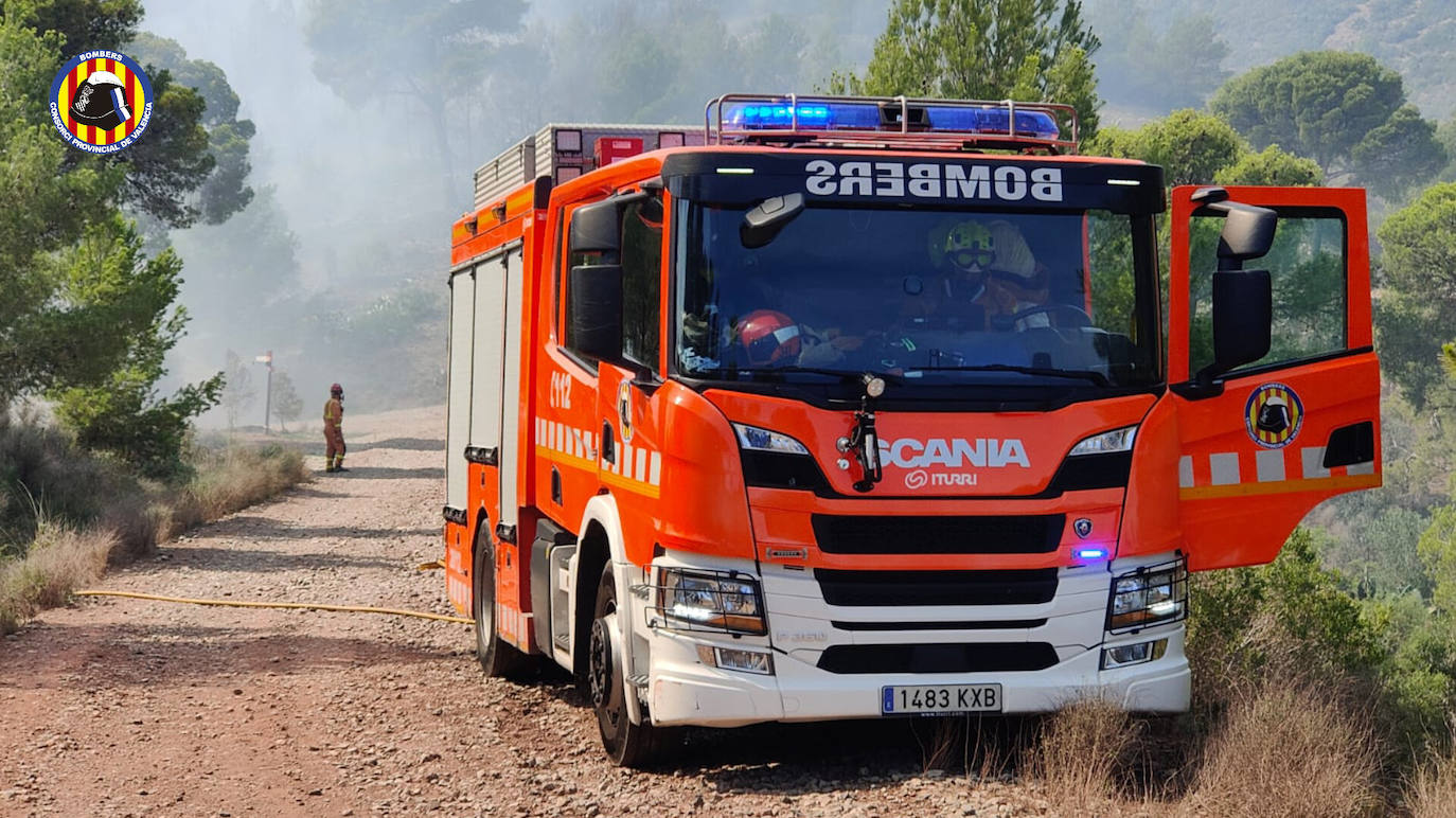 Fotos del incendio junto al monte Picayo, en la Sierra Calderona de Valencia