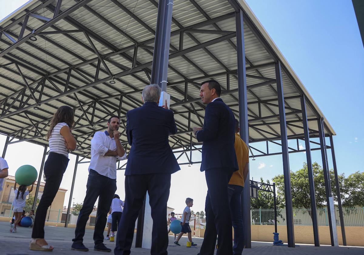 Visita al colegio Santa Bárbara de Tous.