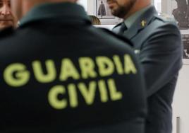 La Guardia Civil descubre que el taller era una tapadera.