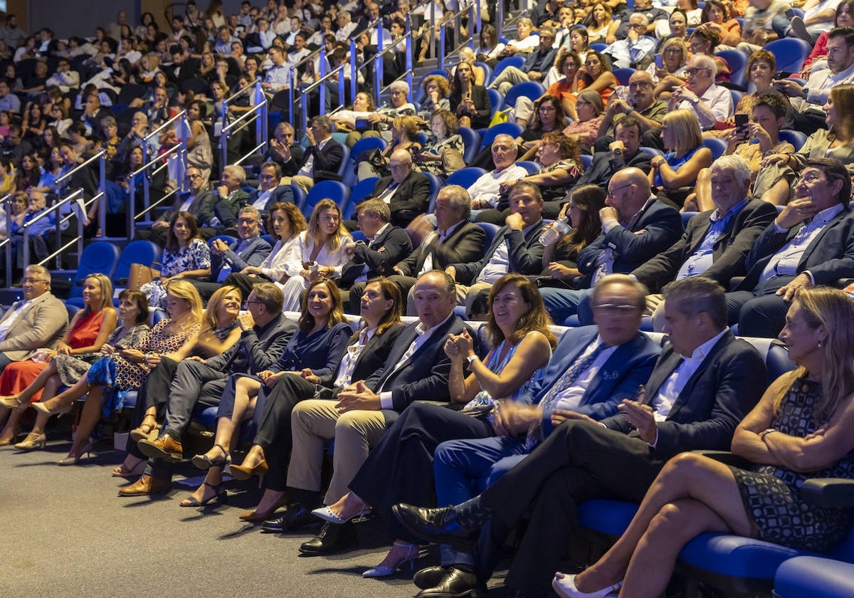 Palco de autoridades de los Premios Hostelería Valencia 2023.