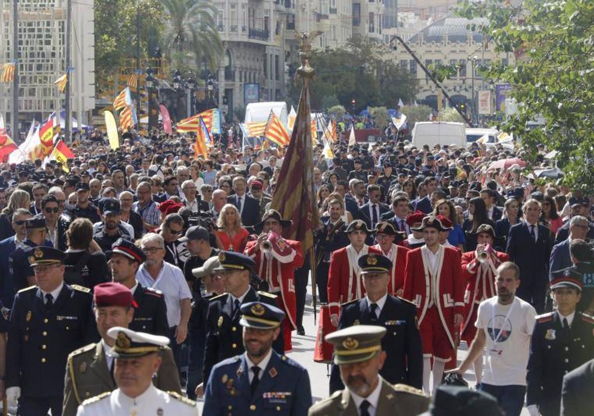 Procesión cívica del 9 de octubre en Valencia.