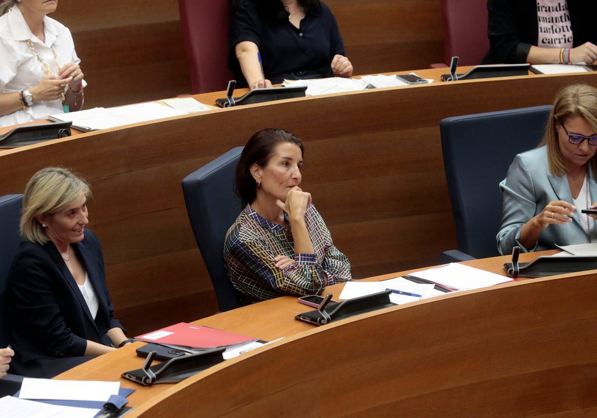 Elisa Núñez, Ruth Merino y Susana Camarero, en Les Corts.