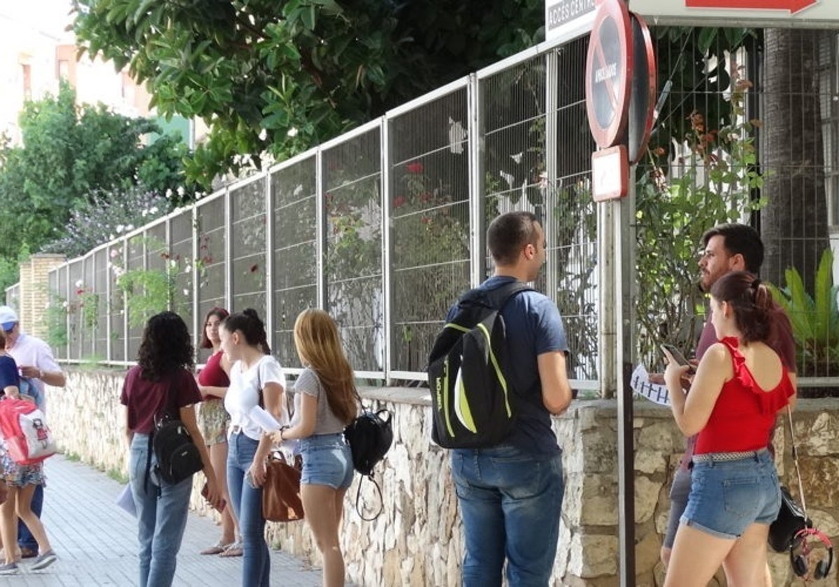 La demanda de plaza en el en el Centro de Formación Profesional La Costera de Xàtiva crece en 200 personas