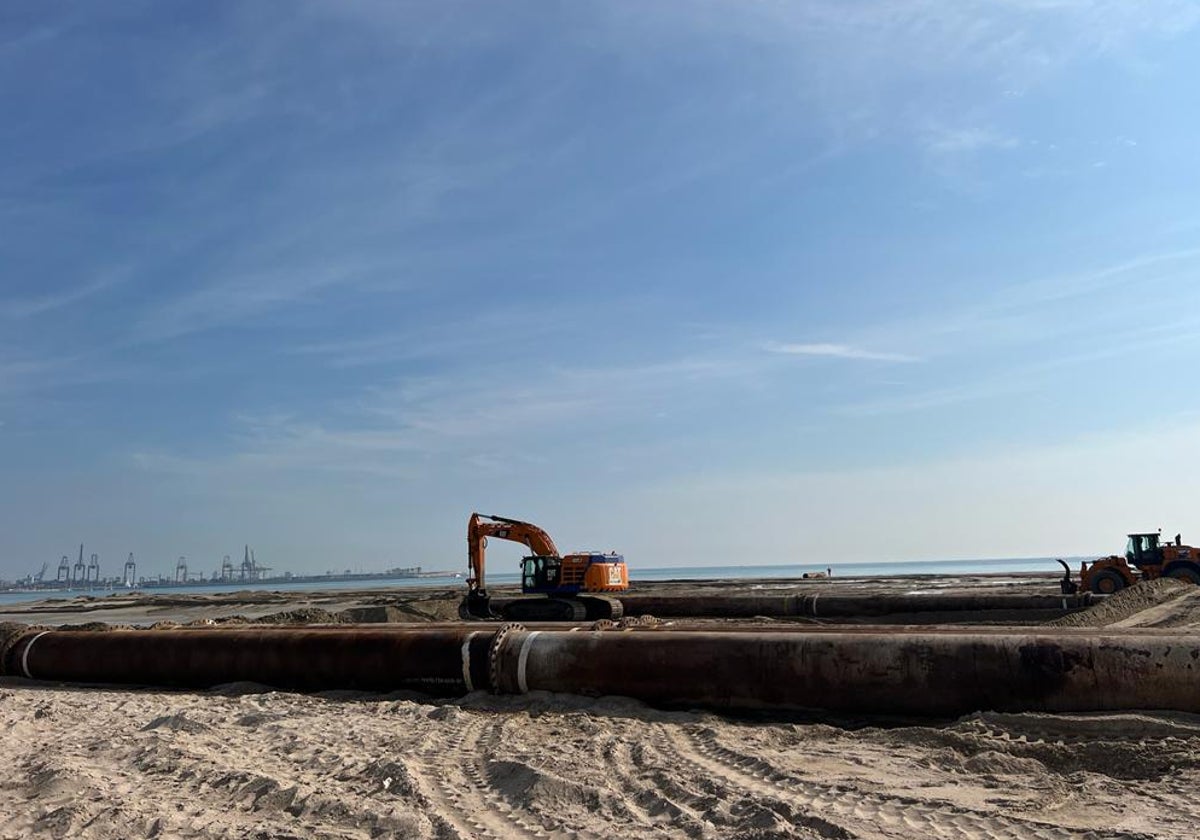 Trabajos de recuperación de las playas.